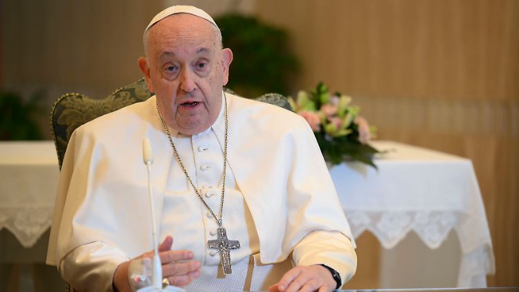 Papst Franziskus macht seit einiger Zeit seine Gesundheit zu schaffen.