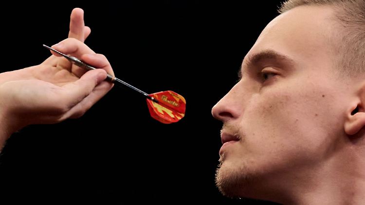 Ricardo Pietreczko trifft in der ersten Runde der Darts-WM auf die Japanerin Mikuru Suzuki.