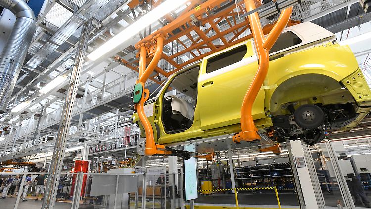 Volkswagen-Konzernchef Oliver Blume hat vor einem Scheitern der Elektroauto-Ziele der Bundesregierung gewarnt.