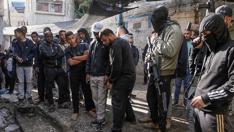 Bewaffnete Palästinenser im Westjordanland könnten von der Fatah-Bewegung abweichen und sich der Hamas anschließen.