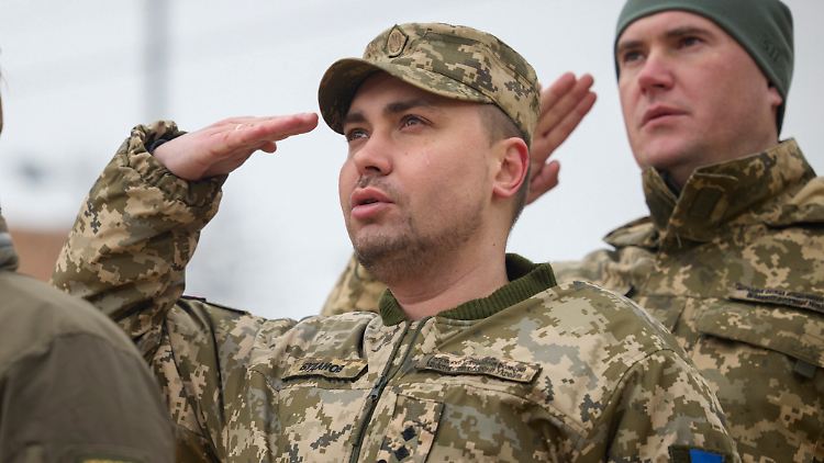 Kyrylo Budanow (Mitte) bei einer Gedenkveranstaltung anlässlich des ersten Jahrestag des Kriegsbeginns am 24. Februar 2023 in Kiew.