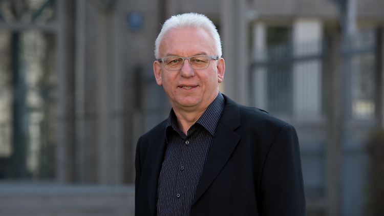20 Jahre lang hat Hettmer die eingegangenen Hinweise am Ende der Sendung zusammengefasst.
