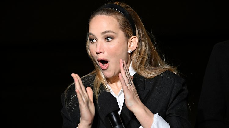 "Ich bin erwachsen geworden", sagt Jennifer Lawrence und erklärt damit ihre Veränderungen. 