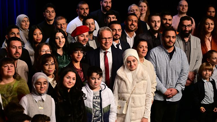 Thüringens Innenminister Maier bei einer Feier zur Einbürgerung. 