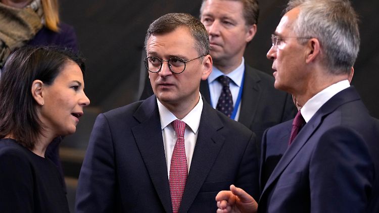 Bundesaußenministerin Baerbock kündigte weitere Hilfe für die Ukraine in Millionenhöhe an.