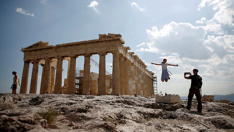 Touristen haben Griechenland schon immer geliebt - nun erwärmen sich auch Investoren.
