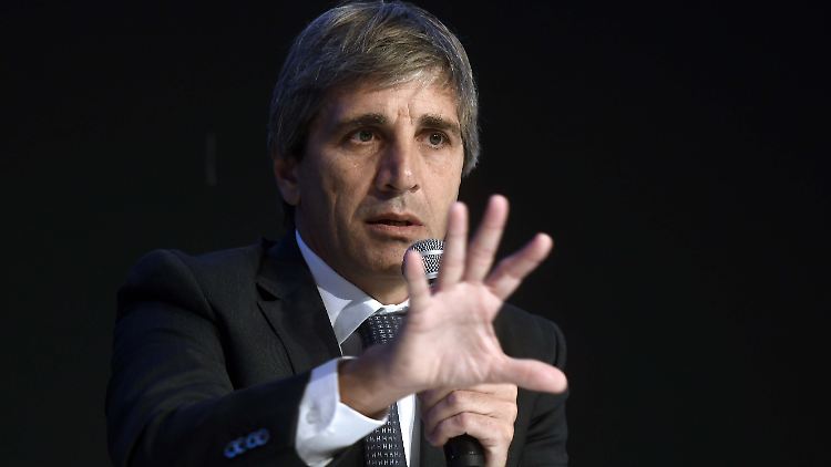 Luis Caputo soll das in einer tiefen Wirtschaftskrise steckende Argentinien wieder auf Spur bringen.