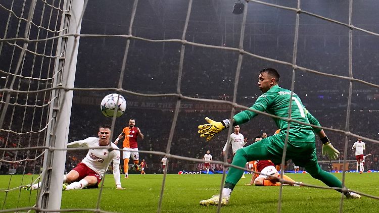 Es lief lange prächtig für Manchester United. Am Ende ist ein Punkt zu wenig für den englischen Rekordmeister.