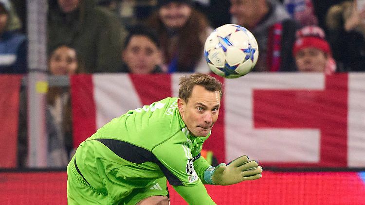 Manuel Neuer greift knapp ein Jahr nach seinem schweren Ski-Unfall noch einmal so richtig an.