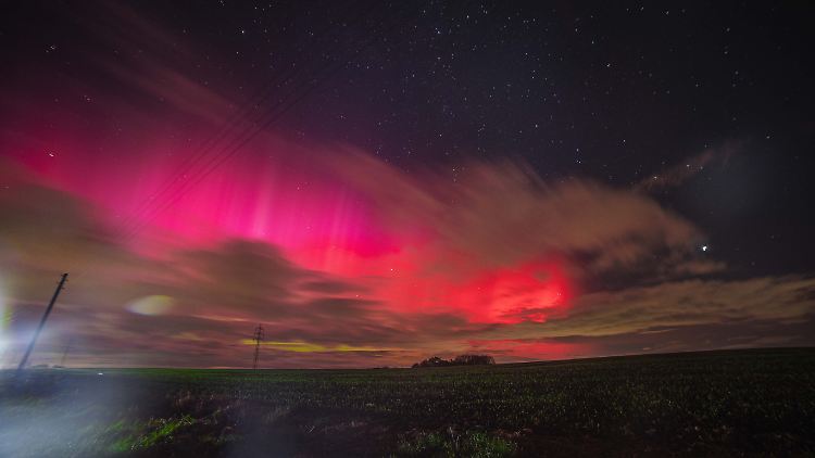 Bereits Anfang November konnten sich Menschen in Mitteldeutschland über bunte Polarlichter freuen.