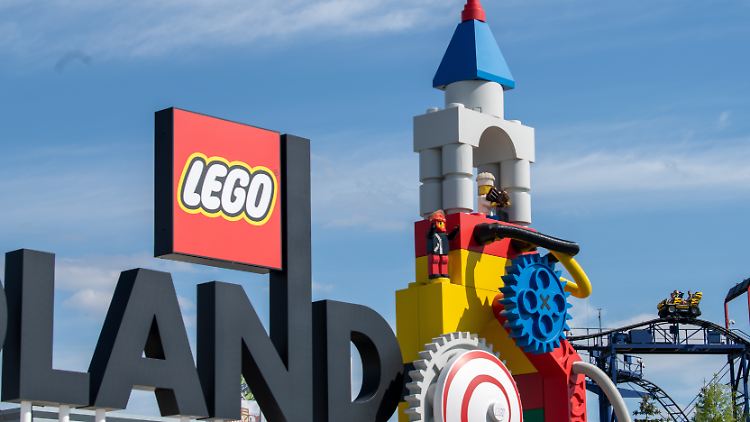 Im August 2022 stoßen zwei Züge der Achterbahn "Feuerdrache" im Legoland Günzburg zusammen. 