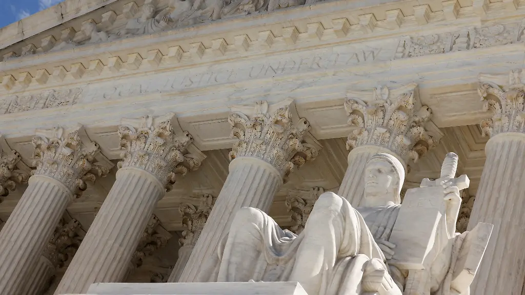 2024-01-05T222901Z-893387773-RC24Z2A7GESS-RTRMADP-3-USA-COURT-ELECTION-TRUMP