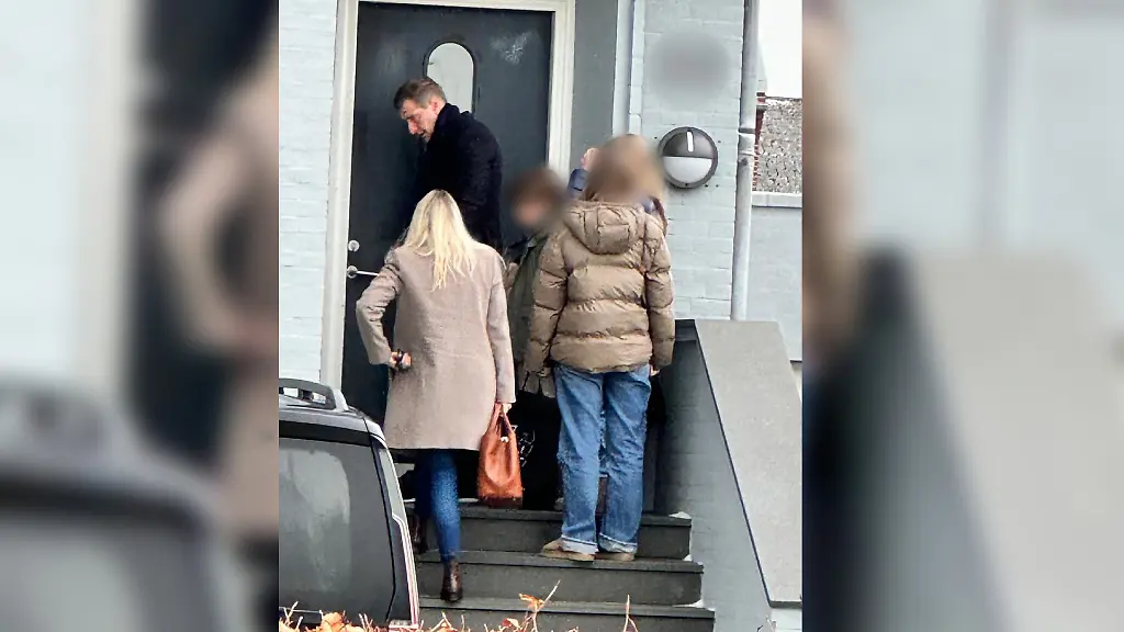 epi-216925782-PICPOOL-USERIMPORT-Weder-bei-Papa-noch