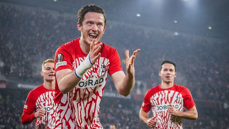 Michael Gregoritsch und der SC Freiburg freuen sich auf RC Lens.