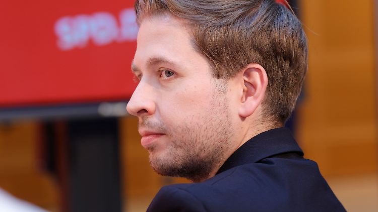 Sinnvolle Einsparungen würde die SPD mitmachen, sagt Kevin Kühnert. 