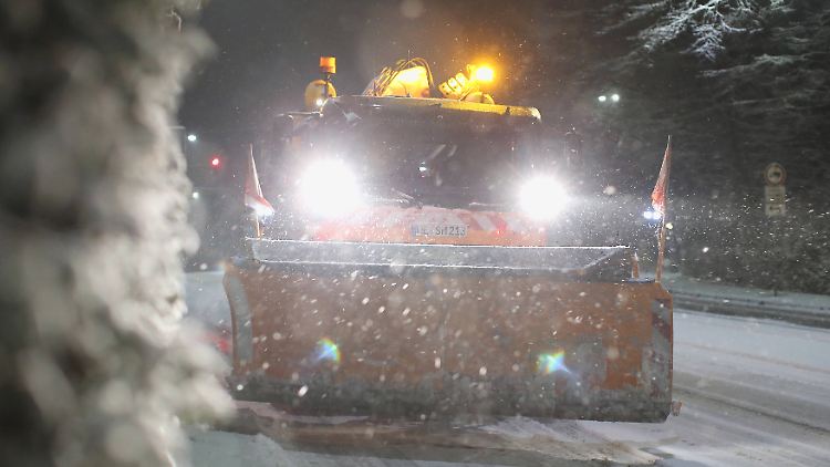 Auf die Winterdienste des Landes kommen auch am Wochenende Einsätze zu.