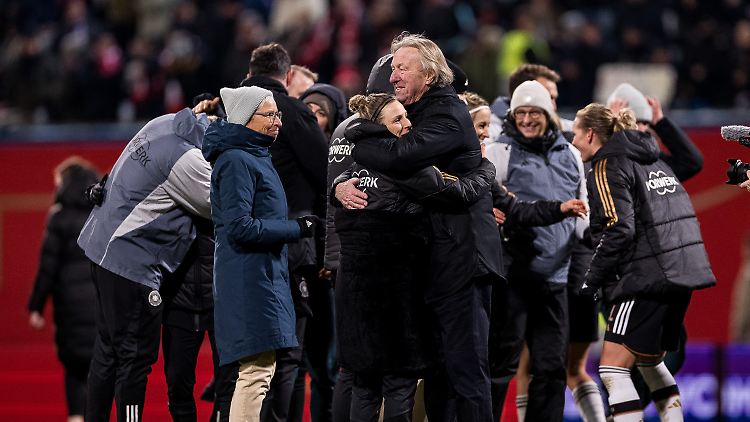 Der "alte Mann" und sein Team. 
