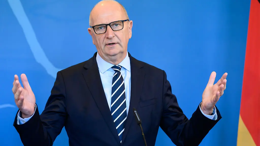 Dietmar-Woidke-SPD-Ministerpraesident-von-Brandenburg-aeussert-sich-nach-einem-Gespraech