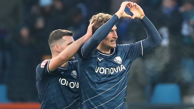 Bochum siegt deutlich gegen Wolfsburg.