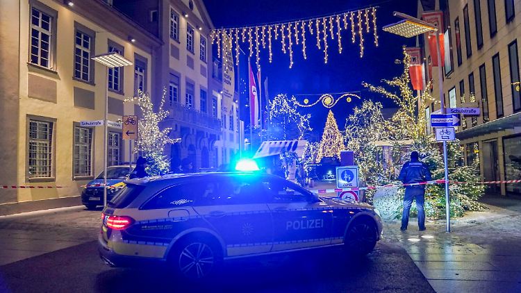 Nach einer Anschlagsdrohung wird der Weihnachtsmarkt in Göppingen präventiv abgeriegelt.