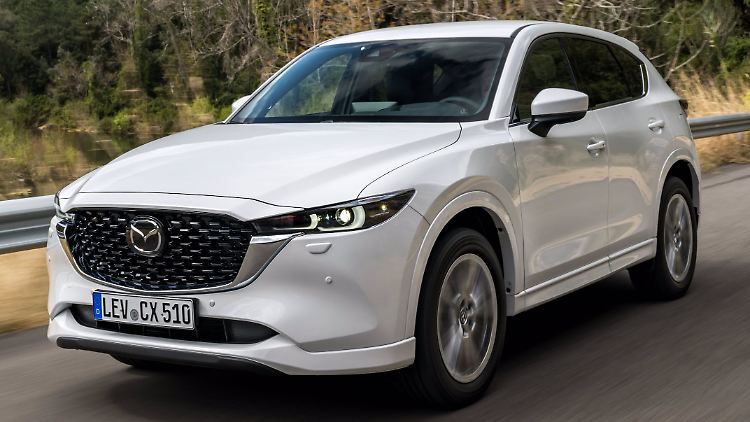 Zum aktuellen Modelljahr hat Mazda den CX-5 ein weiteres Mal technisch überarbeitet.