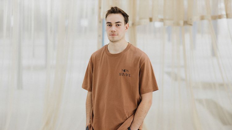 Print-Shirts dominieren die Herrengarderobe: Fünf Modelle dürfen dabei nicht fehlen.