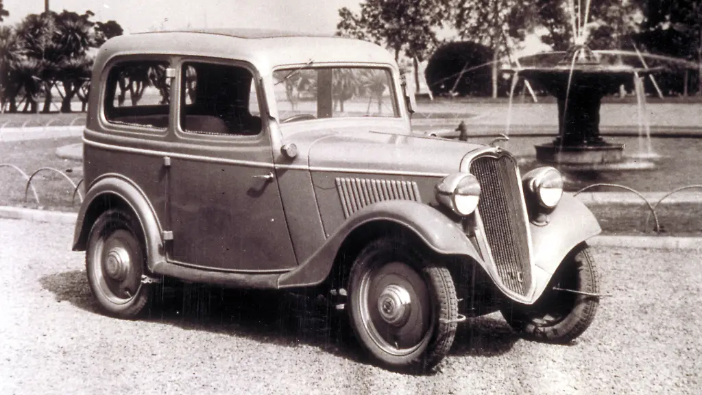 01-Datsun-14-ab-1935-erster-gebauter-Pkw-des-1933-gegruendeten-Nissan-Konzerns-Quelle-Nissan