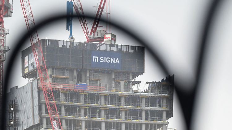 Erst vor wenigen Tagen hatte die Signa Holding GmbH einen Insolvenzantrag gestellt - dadurch liegen zahlreiche Bauprojekte in Deutschland auf Eis.