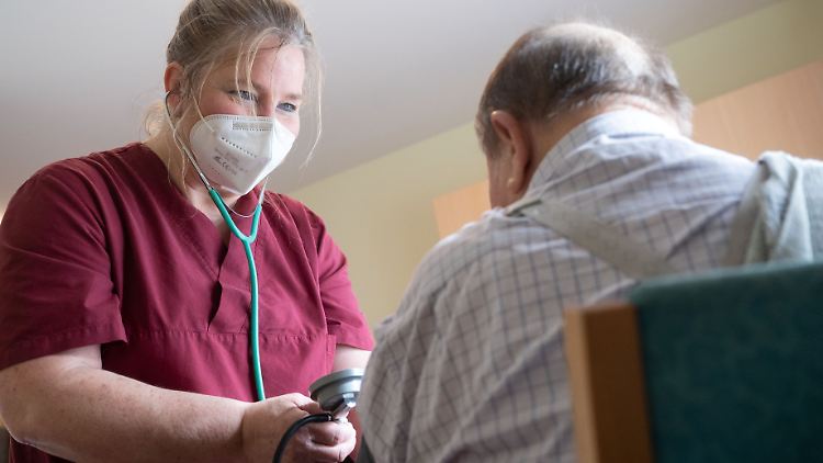 Einer Studie zufolge werden Patienten nicht ausreichend präventiv betreut. Am Ende landen sie daher oft im Krankenhaus. 