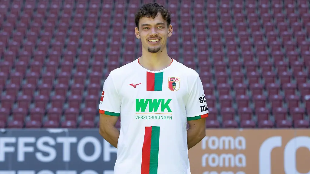Fototermin-FC-Augsburg-Aaron-Zehnter-FC-Augsburg