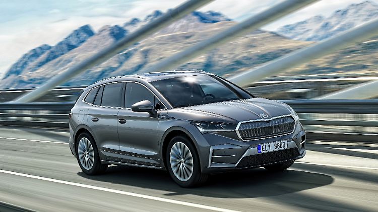Skoda hat den Enyaq geliftet. Die Produktion der Enyaqs für das Modelljahr 2024 begann im November.