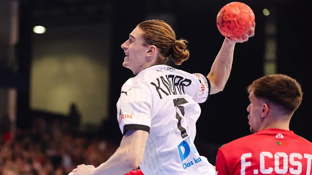 Das-DHB-Team-um-Juri-Knorr-M-setzte-sich-knapp-gegen-Portugal-durch