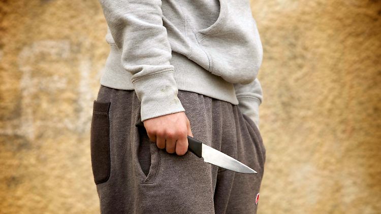 Justizminister Buschmann kündigte eine erneute Debatte über Maßnahmen gegen Messergewalt an. 