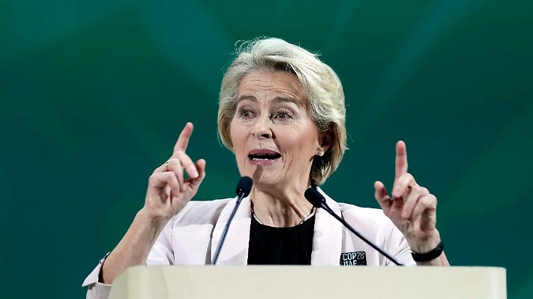 "Das Handelsungleichgewicht hat sich in den vergangenen zwei Jahren auf inzwischen fast 400 Milliarden Euro verdoppelt", sagte von der Leyen.