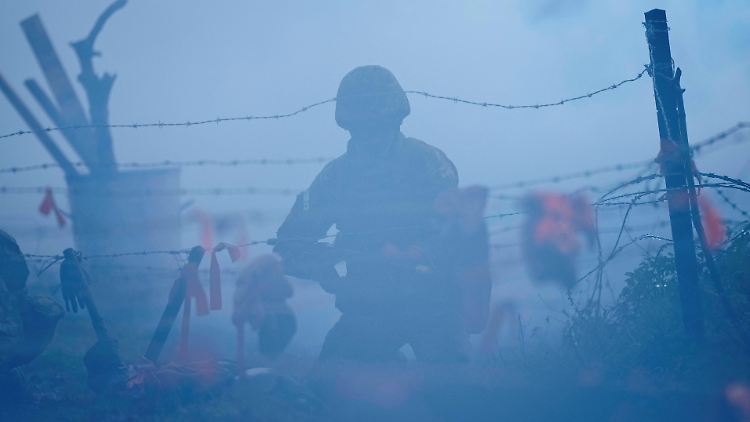 Ukrainische Soldaten bei einer Übung in Großbritannien.