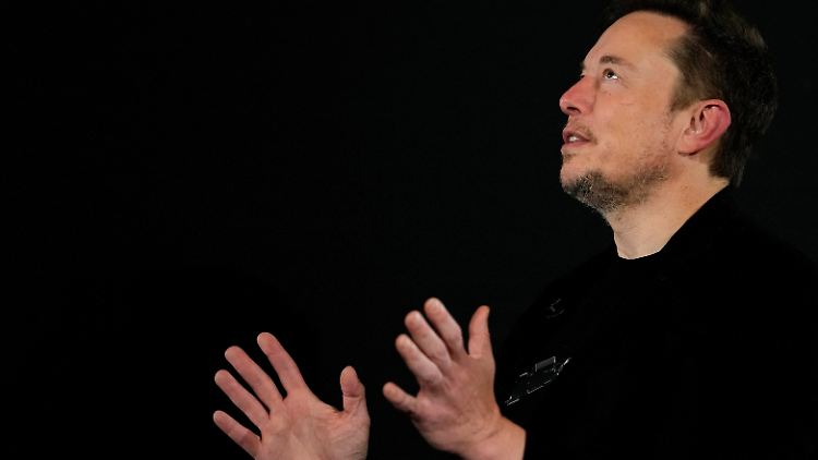 Die Gefahren Künstlicher Intelligenz hätten ihm früher den Schlaf geraubt, sagt Musk.