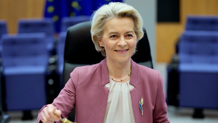 Die Präsidentin der Europäischen Kommission verteidigt den ersten Platz auf der "Forbes"-Liste. 