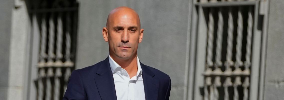 Luis Rubiales wird mit neuen Anschuldigungen aus England konfrontiert.