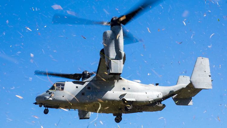 Nach dem Absturz eines US-Militärflugzeugs vom Typ V-22 Osprey im November laufen die Untersuchungen zur Ursache noch. 