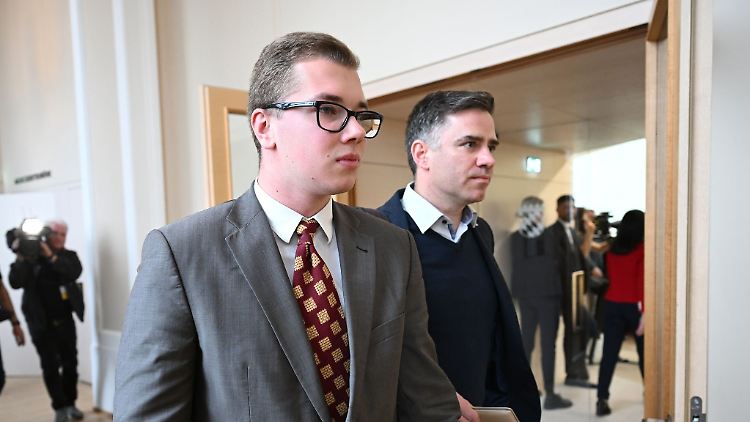 Der Bundesvorstand der AfD will sich kommende Woche mit dem Fall des bayrischen Politikers Daniel Halemba befassen.