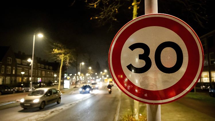 15 Menschen sind in Amsterdam letztes Jahr bei Verkehrsunfällen gestorben.