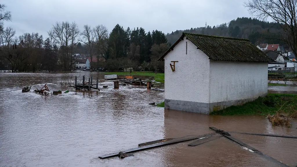 Die-Glan-ist-bei-Altenglan-Patersbach-ueber-die-Ufer-getreten