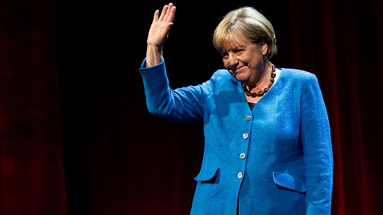 "Ich bin aus dieser Rolle einfach rausgewachsen" soll Merkel zu ihrem Austritt aus der KAS gesagt haben.