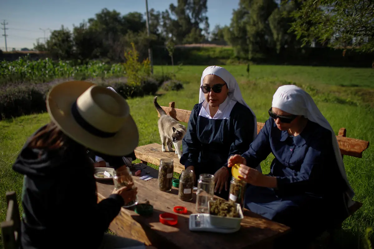 2023-12-27T110348Z-1517151552-RC2Z03A0DS68-RTRMADP-3-MEXICO-DRUGS-NUNS