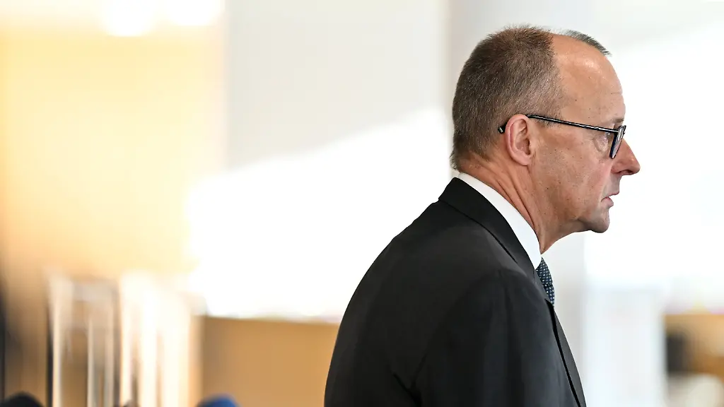 7e33698b79fc546de092bbddfb9255b1