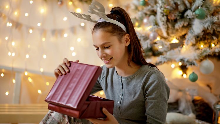 Über diese Geschenke freuen sich Jugendliche.