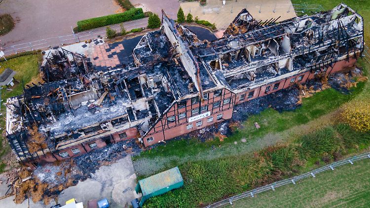 Das ehemalige Hotel "Schäfereck" wurde durch den Brand fast vollständig zerstört. 