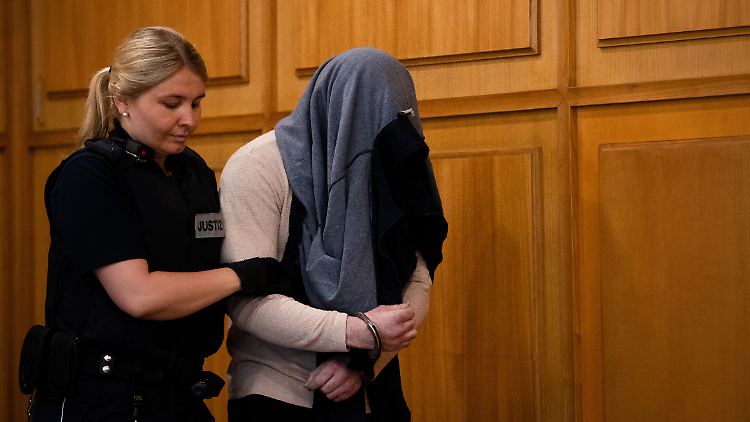 Der Angeklagte weist jede Schuld von sich. 