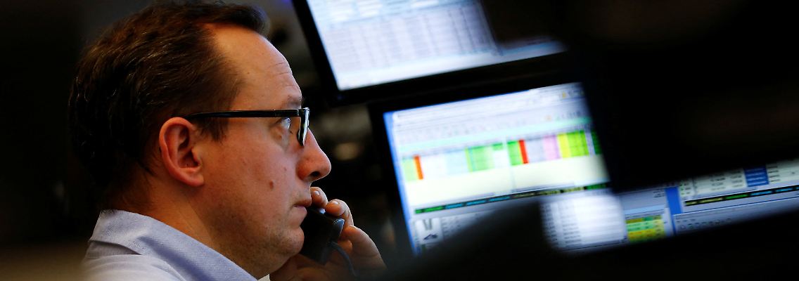 2023-11-10T062243Z_2082232236_RC25A4AS8N3U_RTRMADP_3_GLOBAL-MARKETS-GEOPOLITICS.JPG