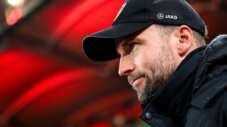 Sebastian Hoeneß coacht mit dem VfB Stuttgart ein Spitzenteam.